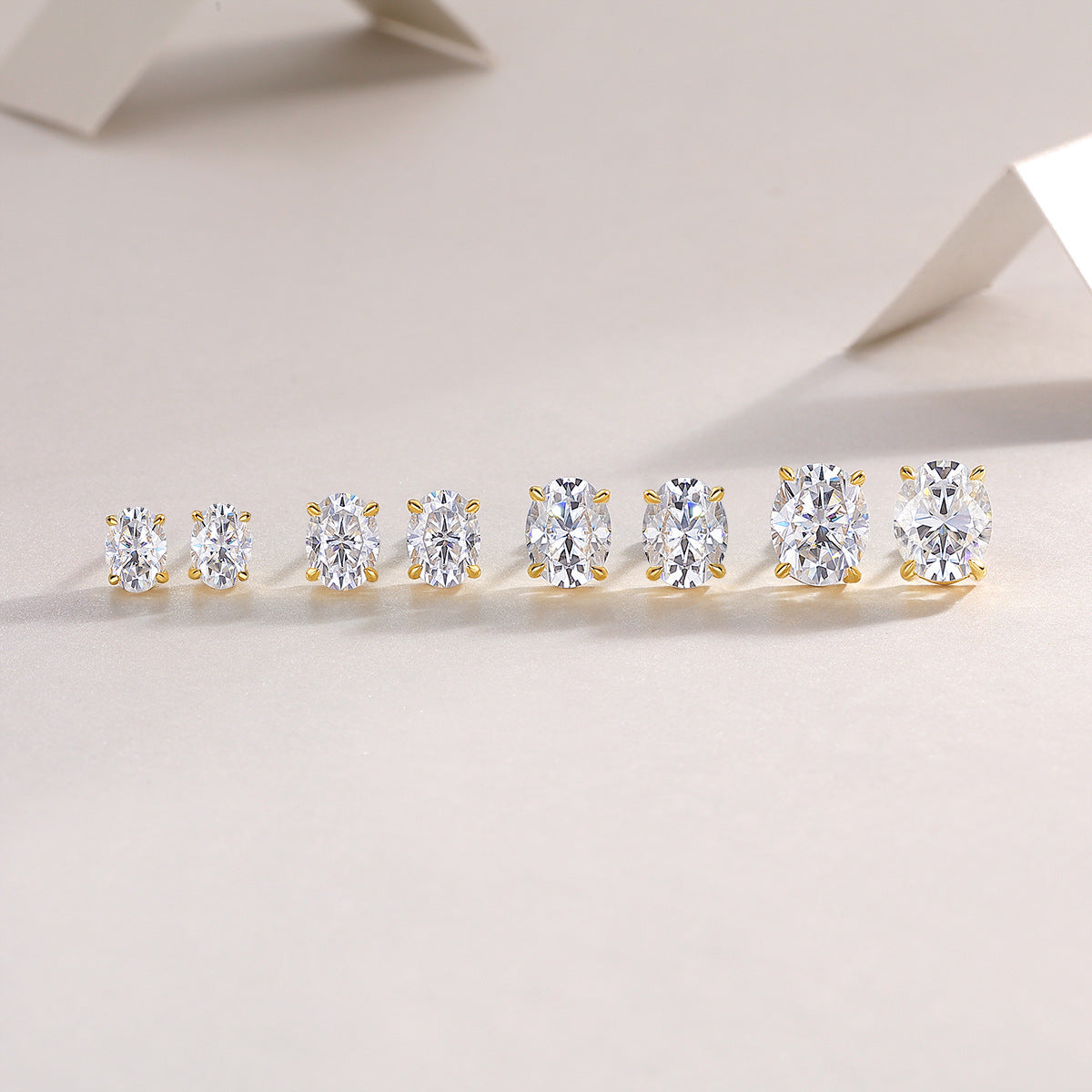 【#ME05·Promise】1.5CT Golden Oval-cut S925 Sterling Silver Moissanite Earrings Daily