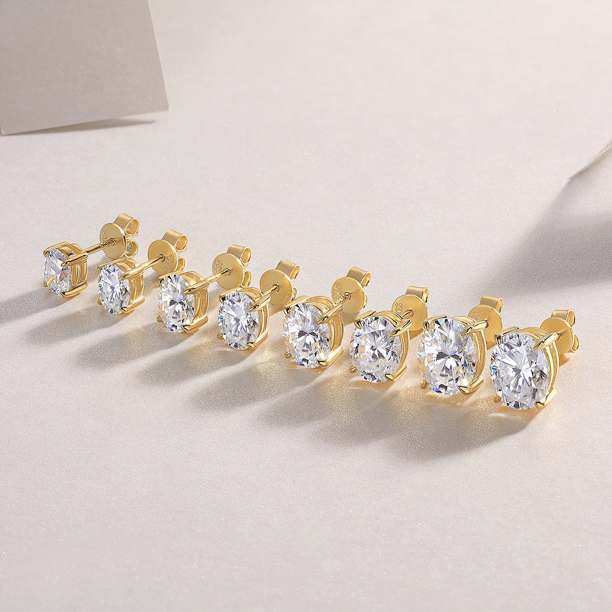 【#ME05·Promise】1.5CT Golden Oval-cut S925 Sterling Silver Moissanite Earrings Daily